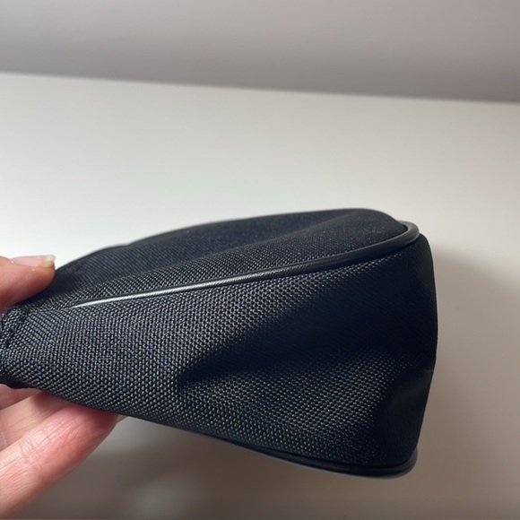 Burberry small canvas pouch - Picture 6 of 10